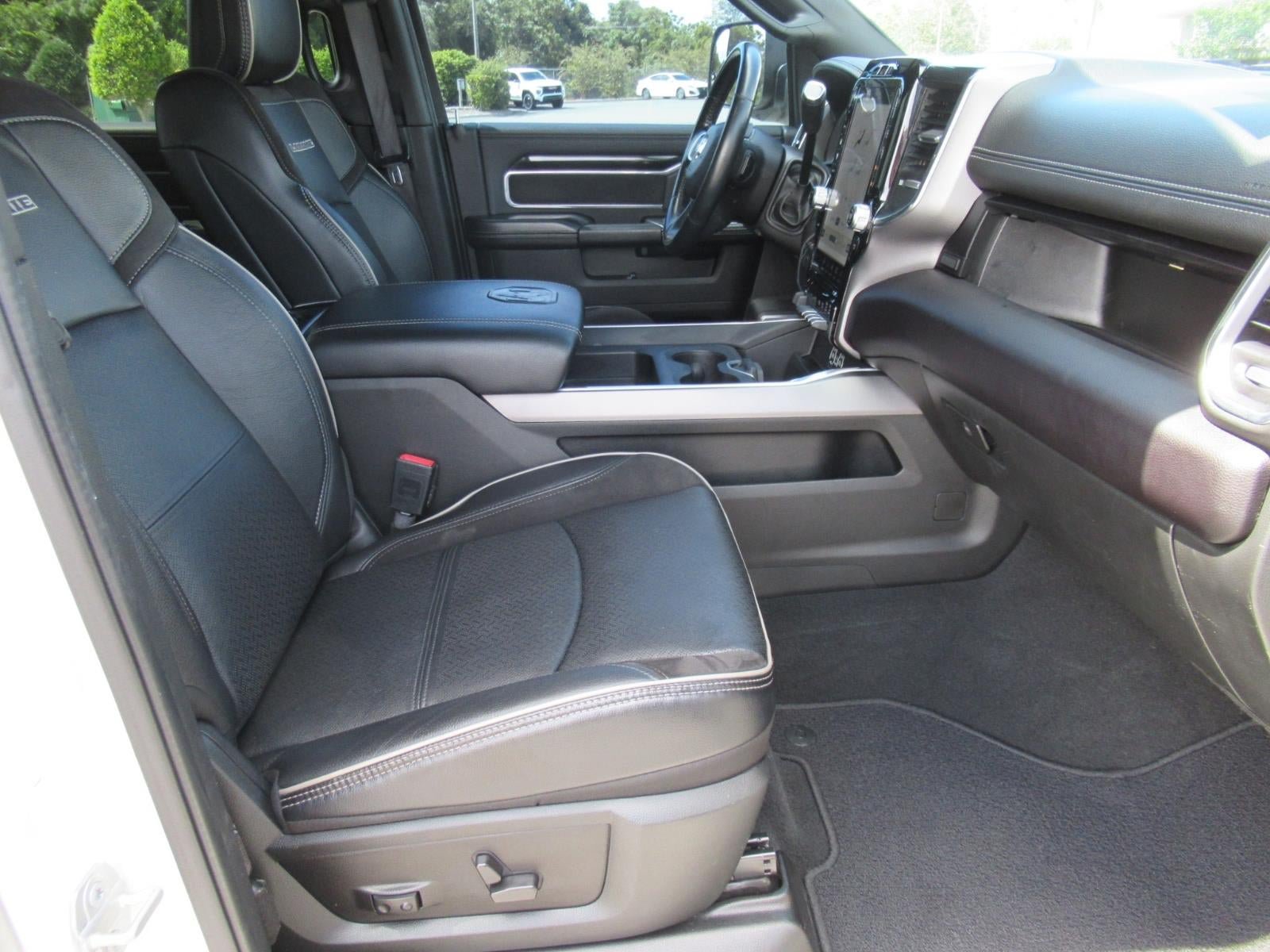 Used 2022 RAM 2500 Laramie w/ Night Edition AWD/4WD image 10
