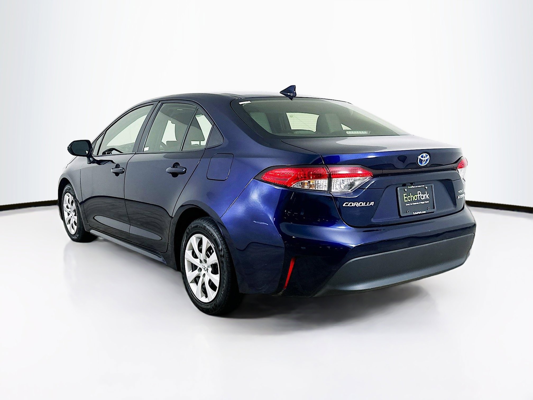 Used 2023 Toyota Corolla LE FWD image 5
