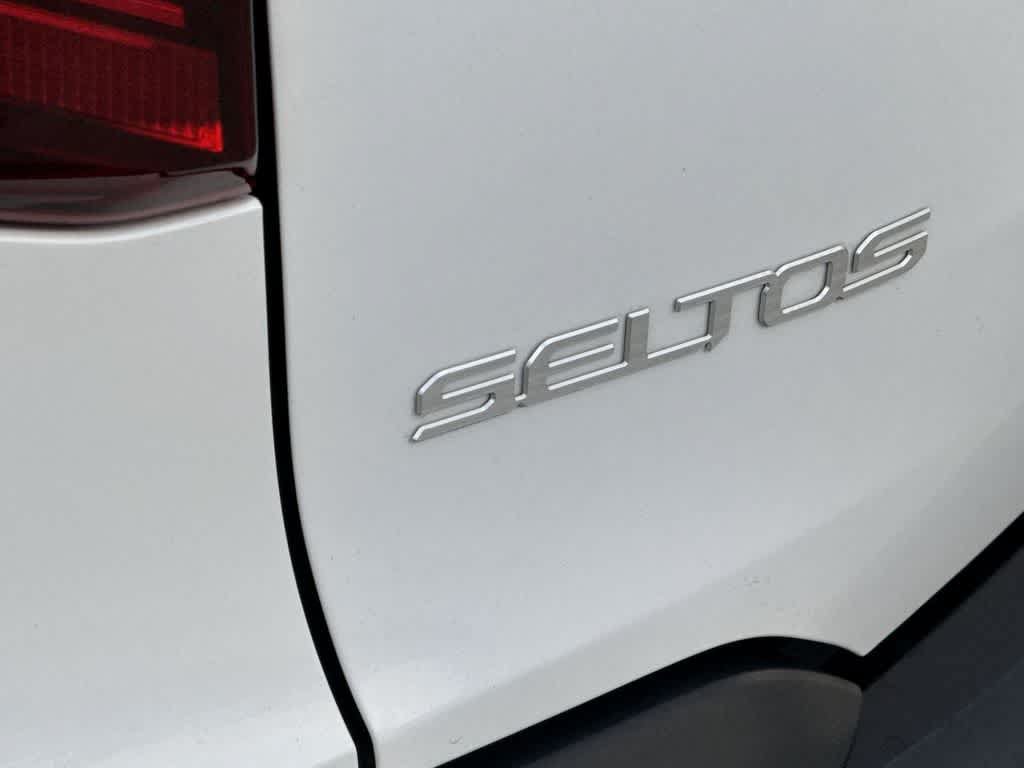 Used 2025 Kia Seltos EX AWD/4WD image 10