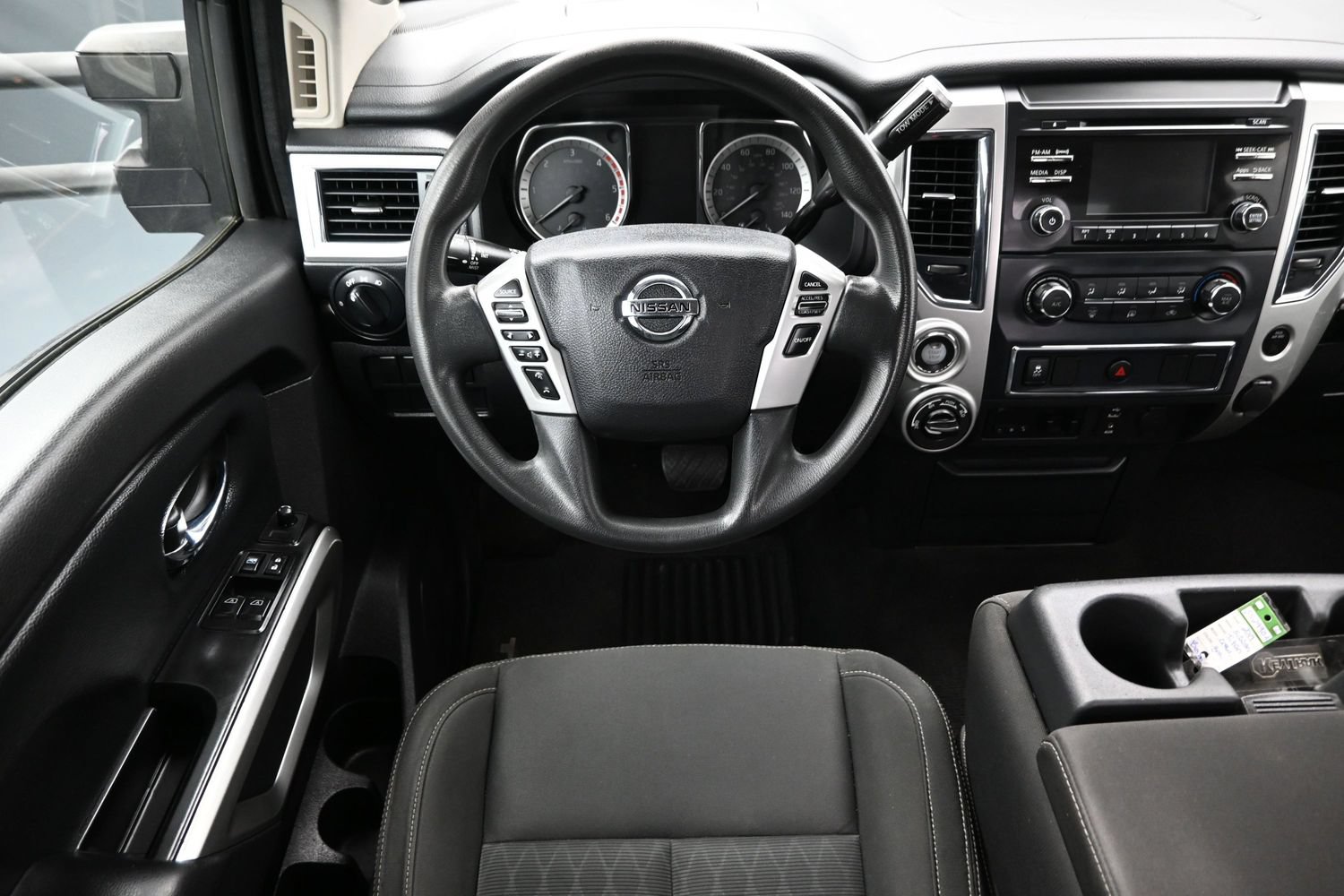 Used 2017 Nissan Titan SV AWD/4WD image 24