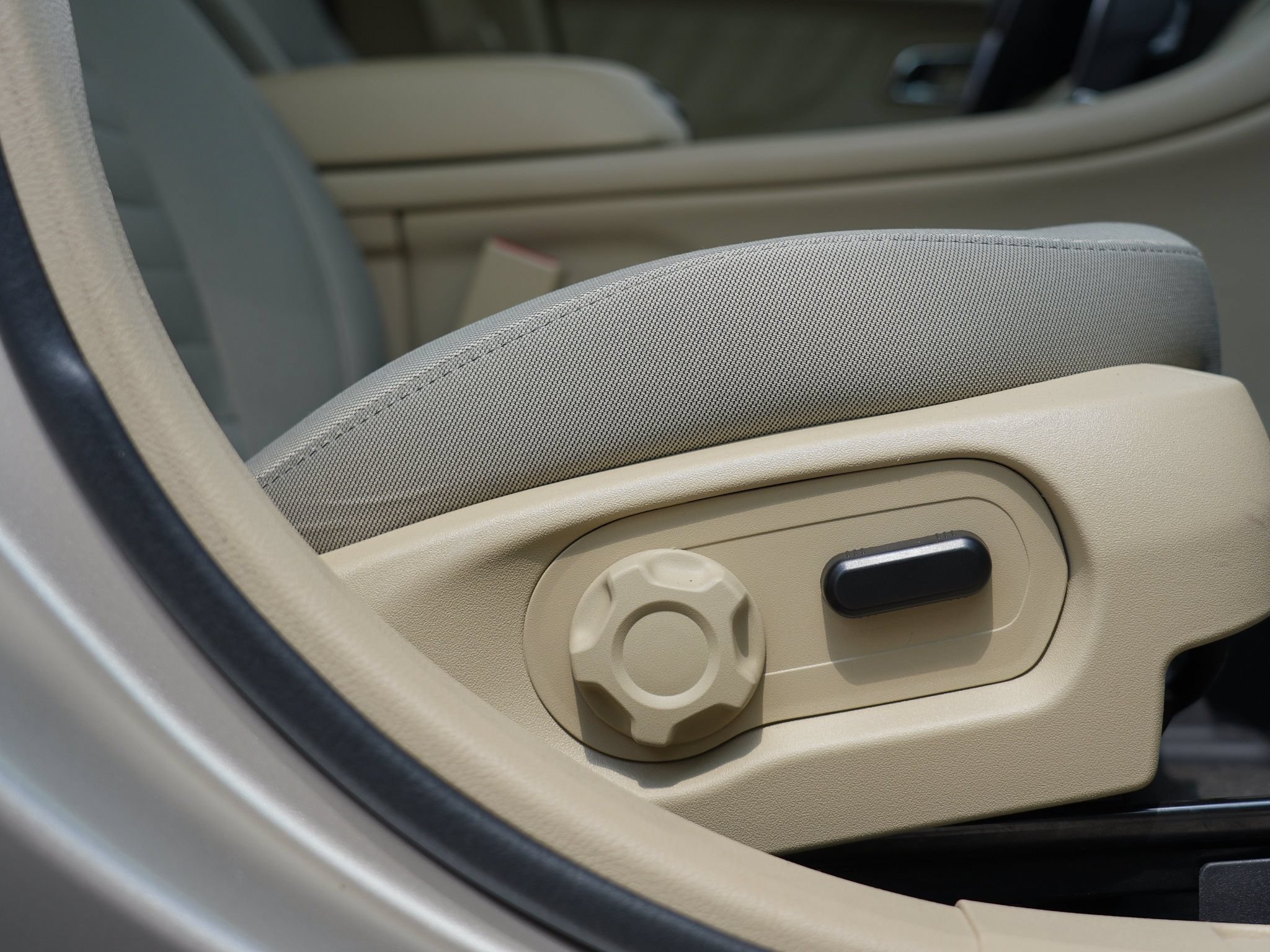 Used 2018 Ford Taurus SE FWD image 31
