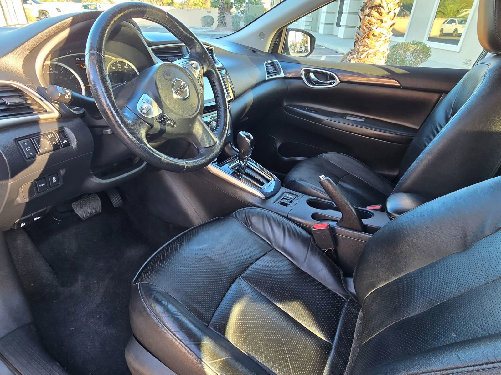 Used 2019 Nissan Sentra SR w/ Premium Package (SR) image 9