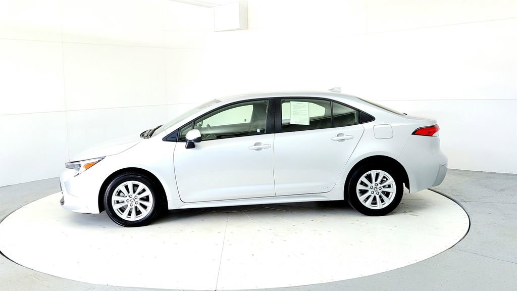Used 2024 Toyota Corolla LE w/ LE Convenience Package AWD/4WD image 3