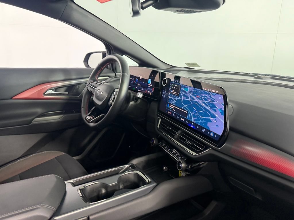 Used 2025 Chevrolet Equinox EV RS FWD image 32