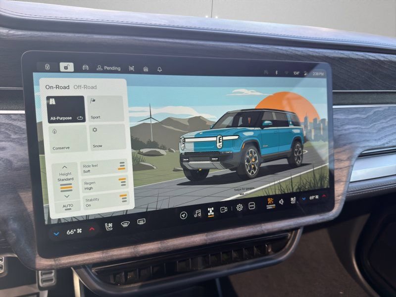 Used 2022 Rivian R1S Launch Edition AWD/4WD image 17