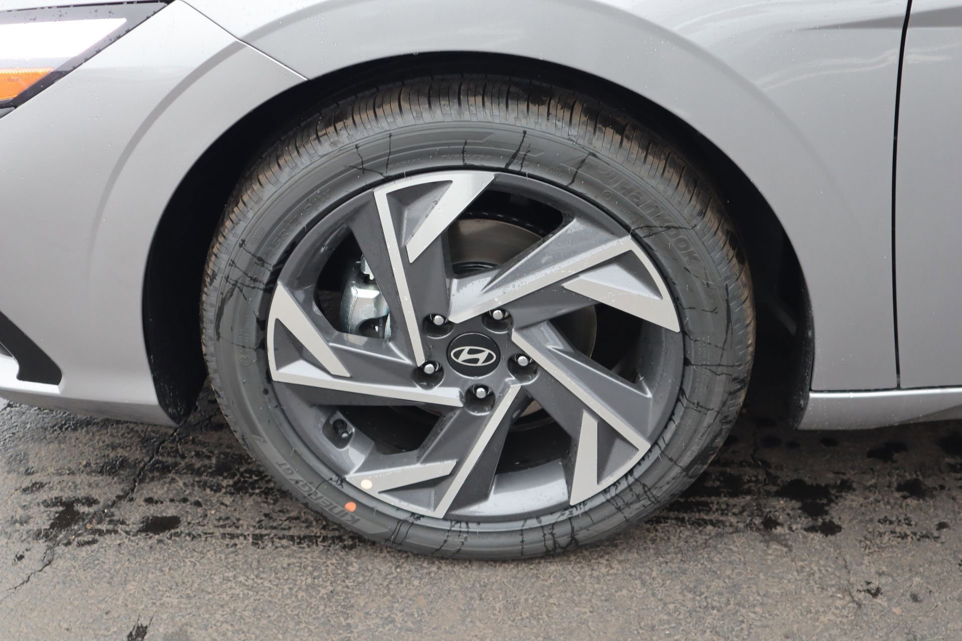 Certified 2025 Hyundai Elantra SEL image 4