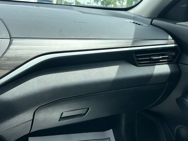 Used 2025 Nissan Altima 2.5 SV FWD image 29