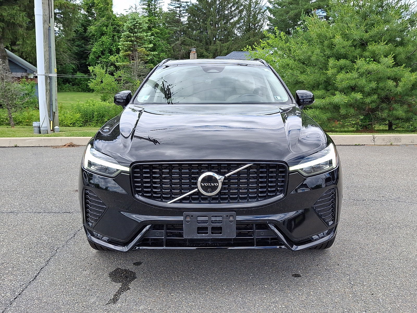 Certified 2023 Volvo XC60 B5 Ultimate w/ Climate Package AWD/4WD image 2