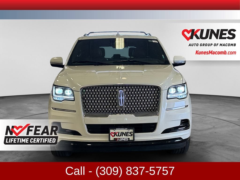 Used 2023 Lincoln Navigator Reserve AWD/4WD image 2