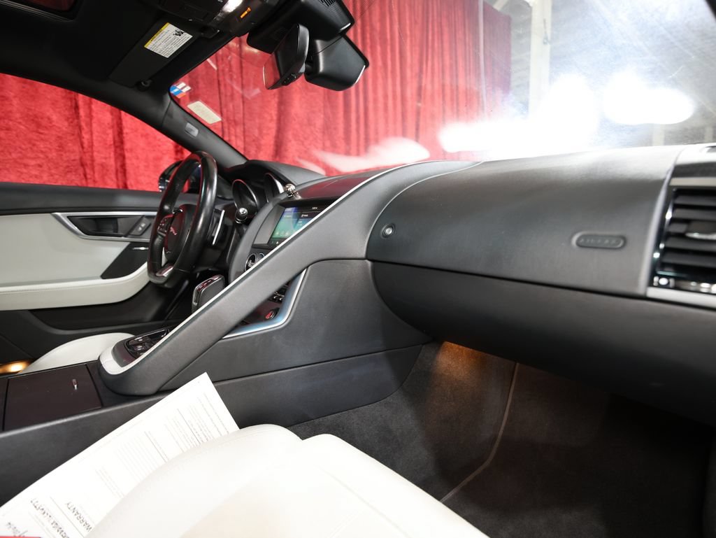 Used 2020 Jaguar F-TYPE Coupe RWD image 23