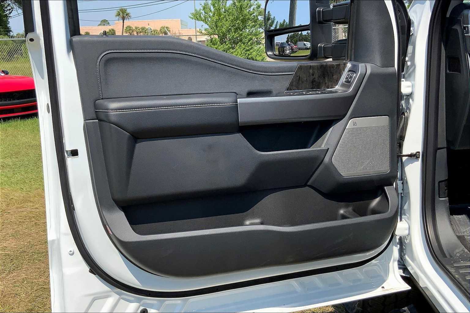 New 2025 Ford F350 Lariat w/ Lariat Ultimate Package image 10