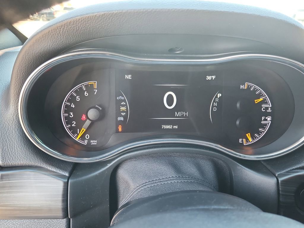 Used 2021 Jeep Grand Cherokee Laredo X image 19