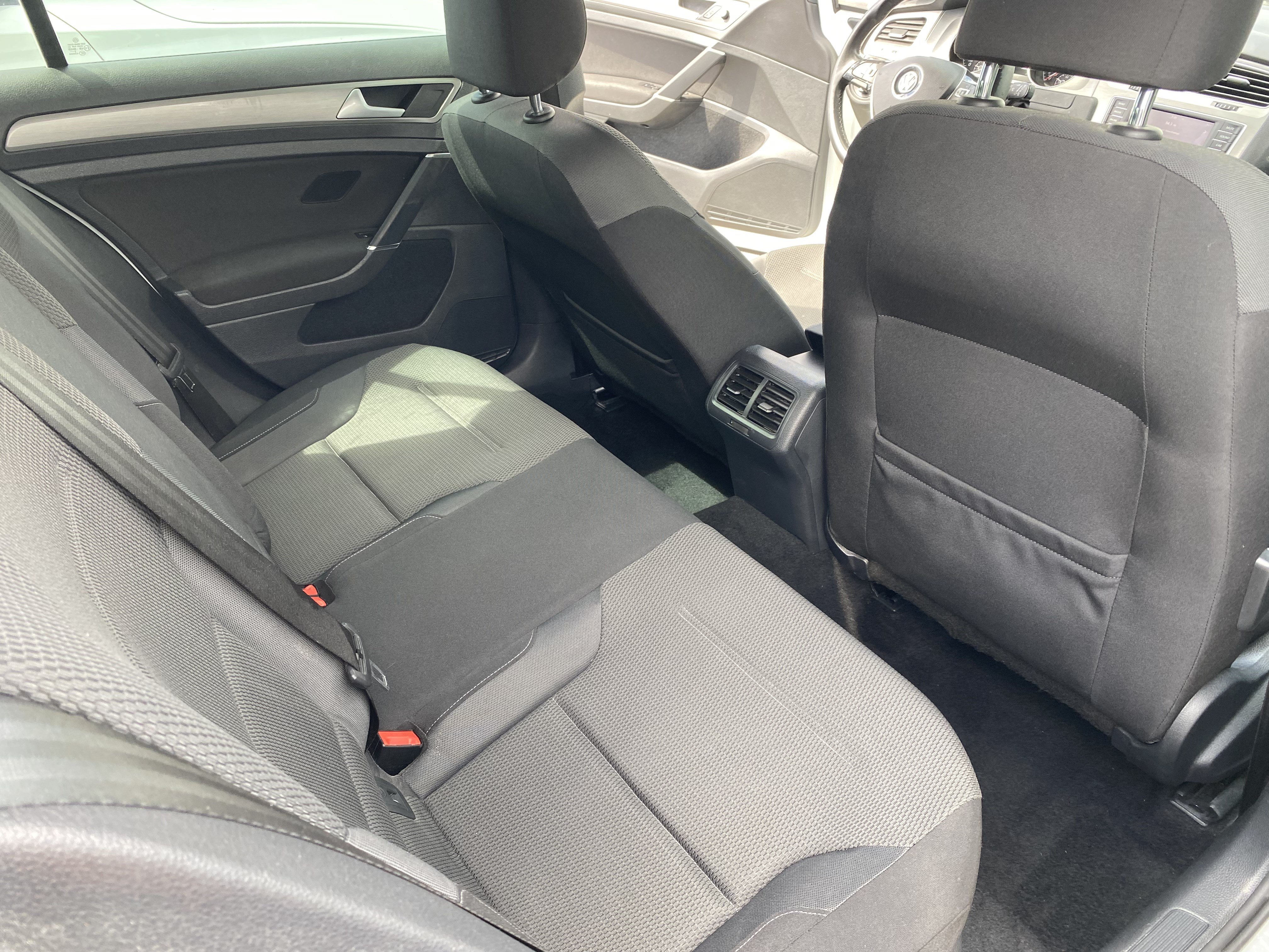Used 2016 Volkswagen Golf S FWD image 15