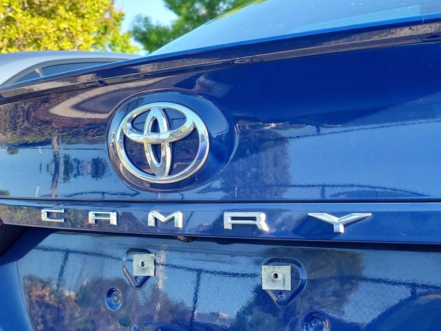 Used 2023 Toyota Camry SE FWD image 5