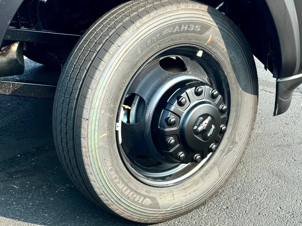 New 2026 RAM 5500 Tradesman AWD/4WD image 9