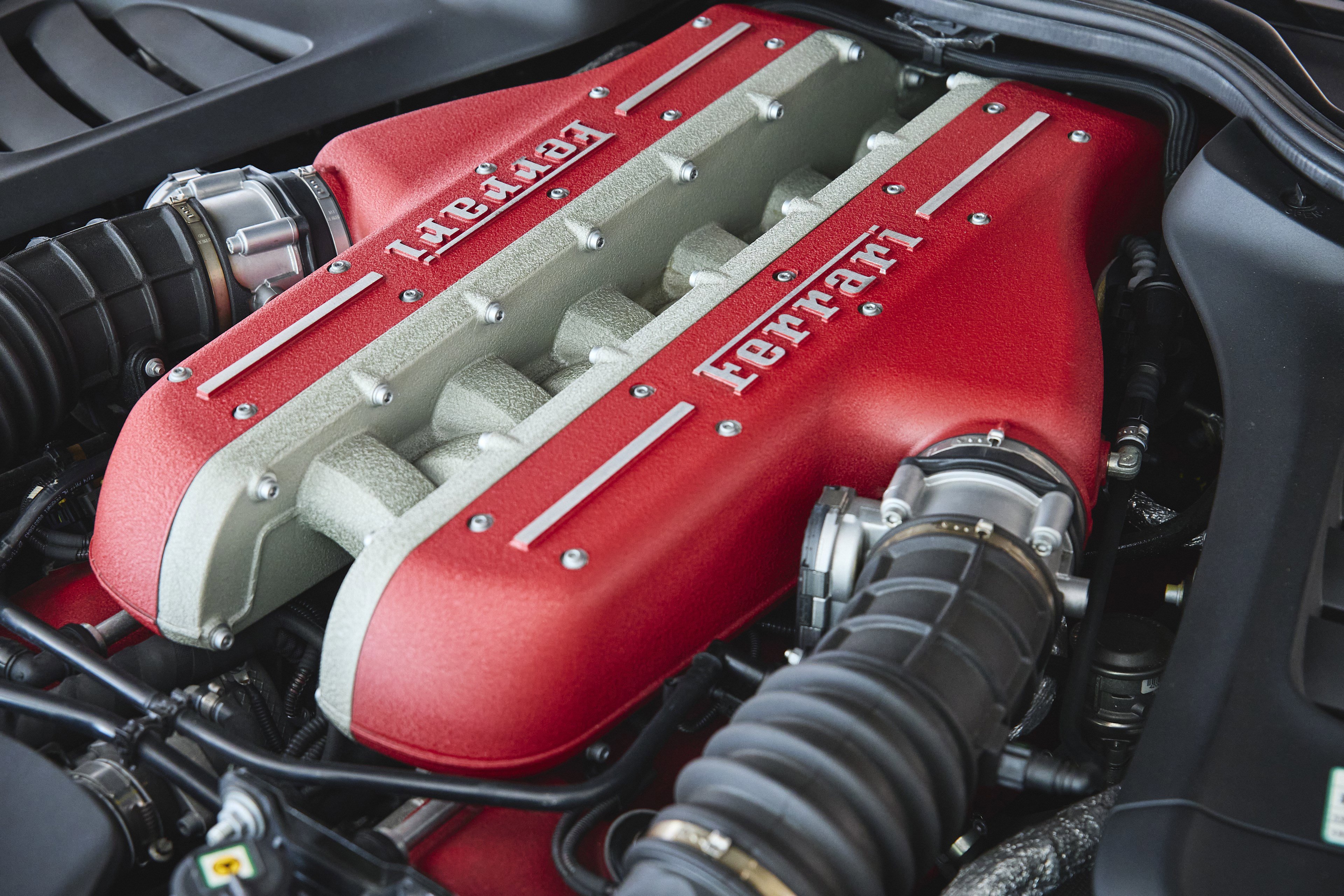 Used 2018 Ferrari GTC4Lusso image 13