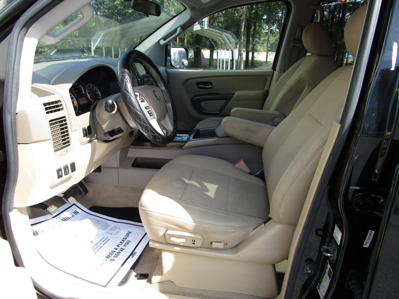 Used 2015 Nissan Titan SV image 18