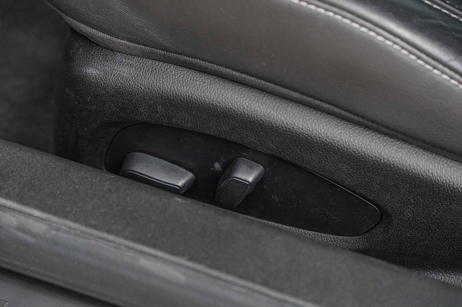 Used 2023 Chevrolet Camaro LT w/ RS Package image 26