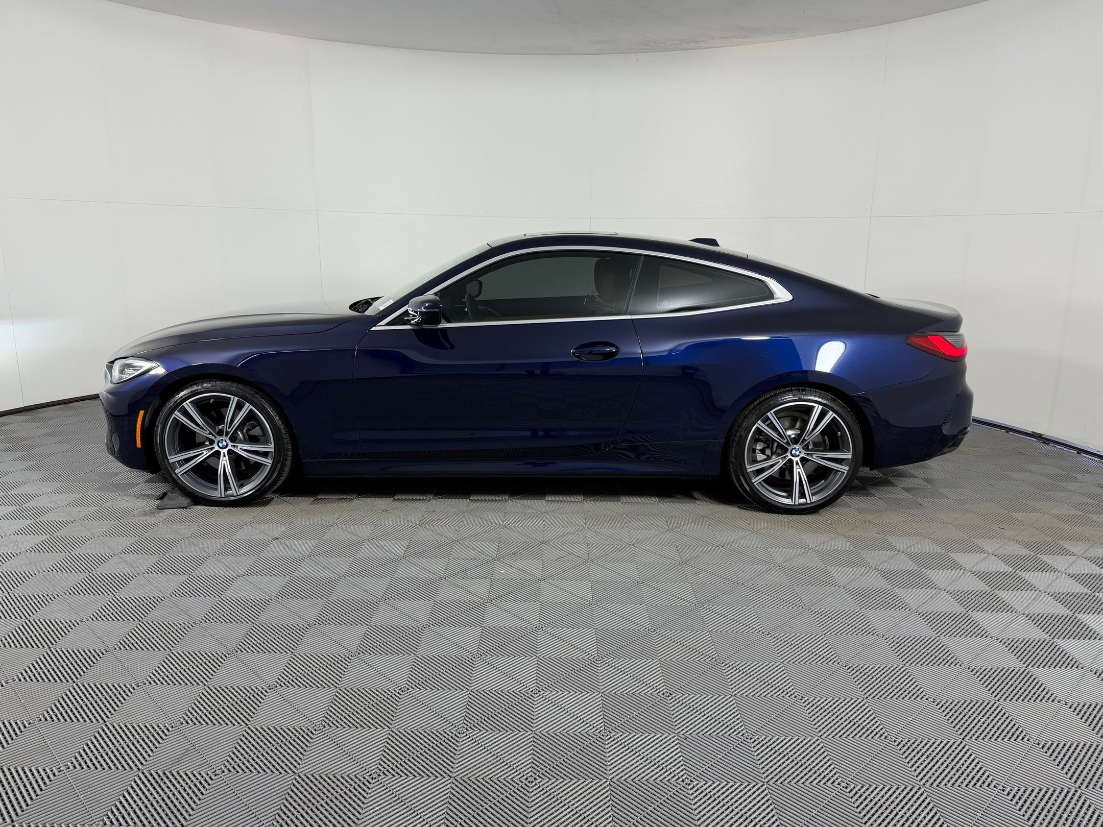 Certified 2024 BMW 430i Coupe w/ Premium Package image 2