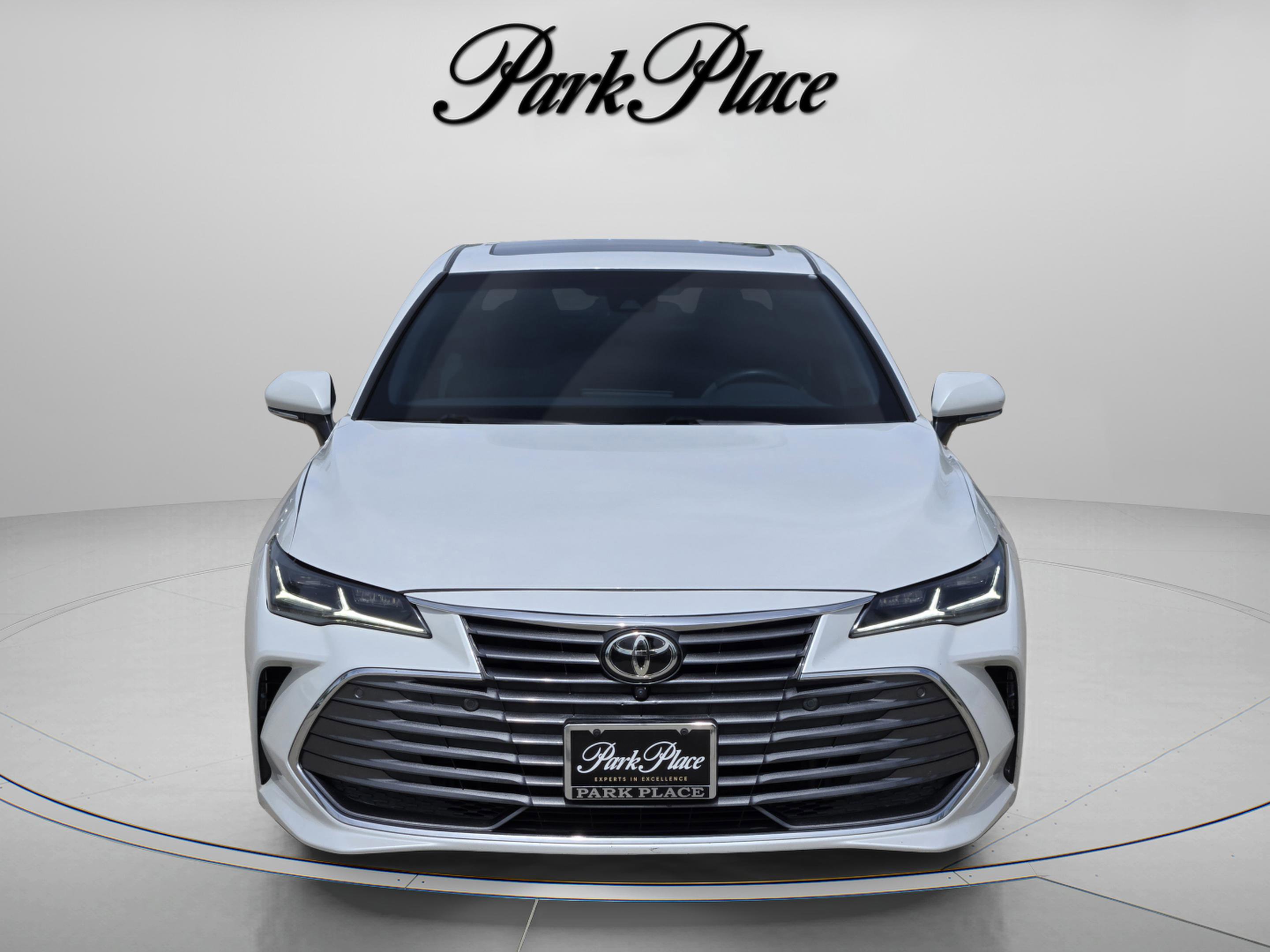 Used 2019 Toyota Avalon Limited w/ Advanced Safety Package image 7