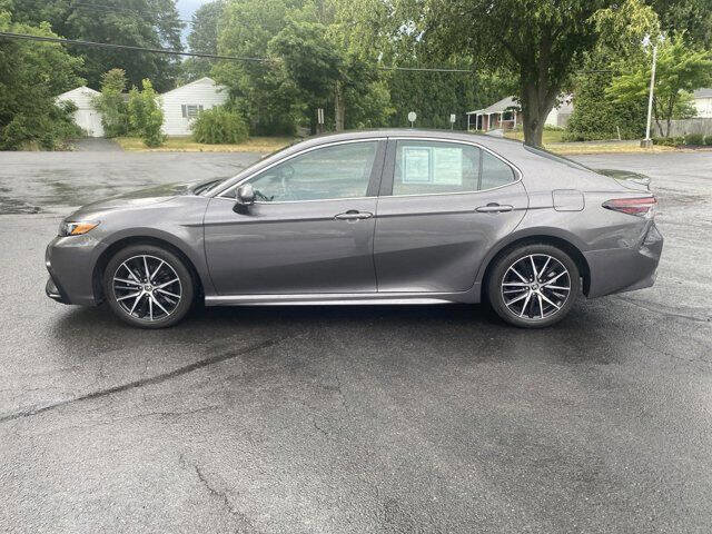 Used 2023 Toyota Camry SE image 8