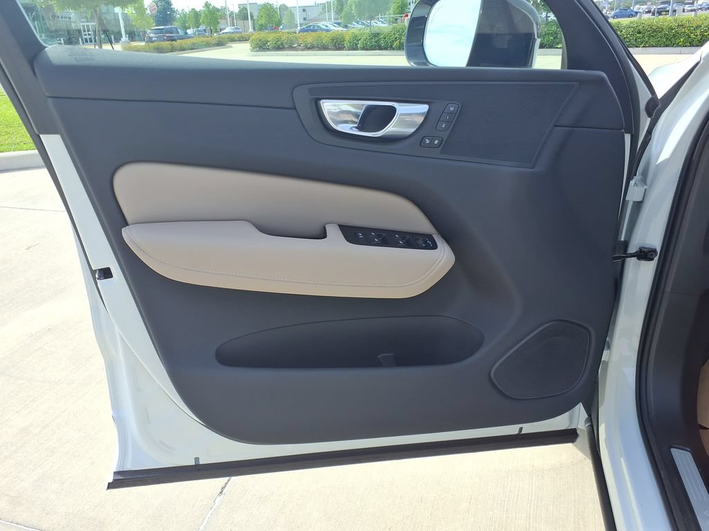 New 2026 Volvo XC60 B5 Plus w/ Protection Package Premier AWD/4WD image 13