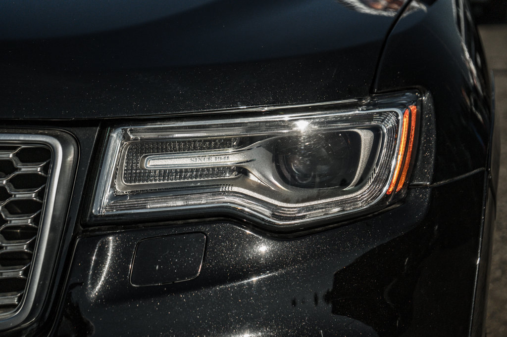 Used 2019 Jeep Grand Cherokee Summit AWD/4WD image 16