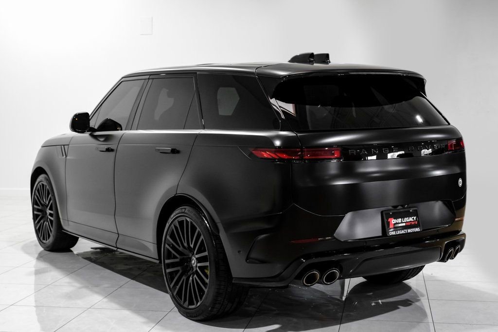 Used 2024 Land Rover Range Rover Sport image 9