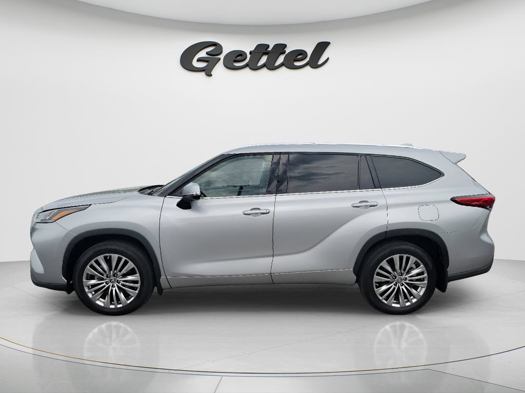 Used 2023 Toyota Highlander Platinum FWD image 7