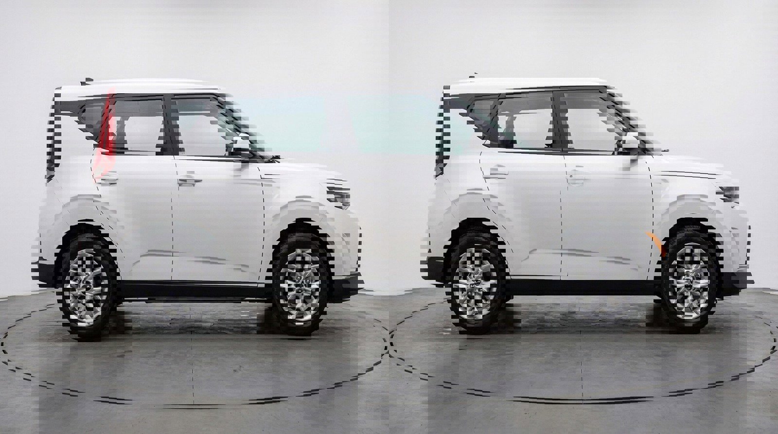 Used 2025 Kia Soul LX w/ LX Technology Package image 8