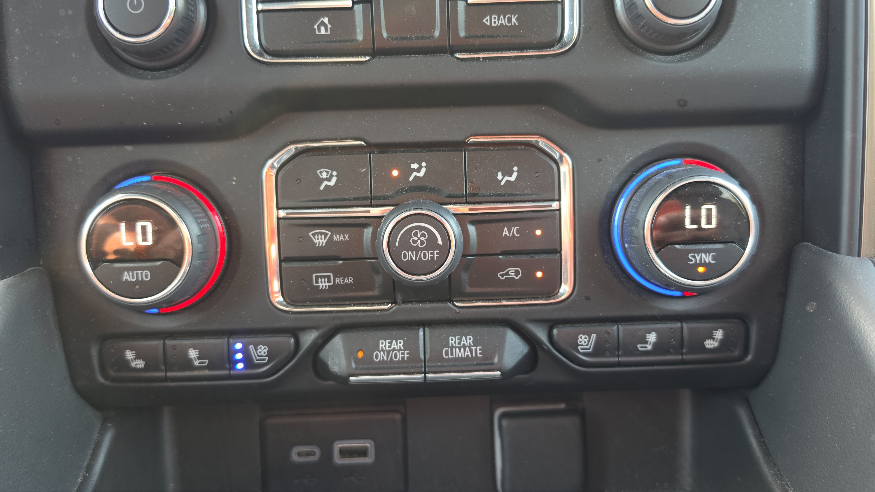 Used 2023 Chevrolet Tahoe High Country AWD/4WD image 18