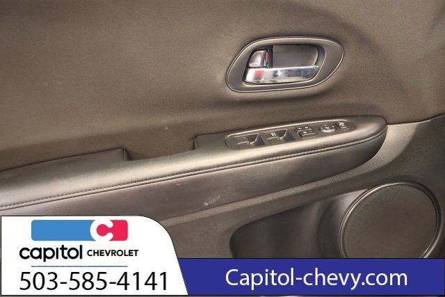 Used 2017 Honda HR-V LX image 9