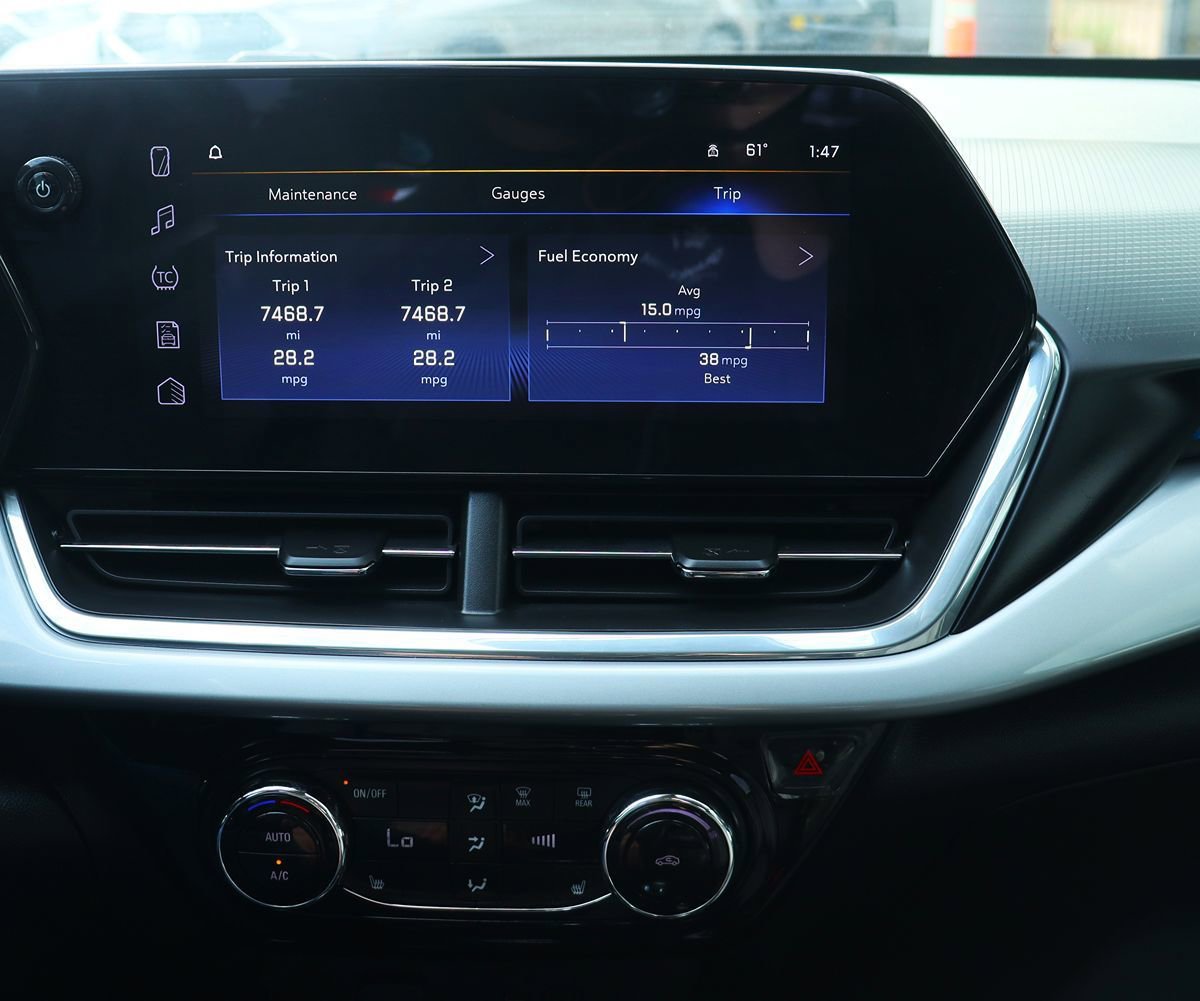 Used 2024 Chevrolet Trax LT w/ Driver Confidence Package FWD image 49