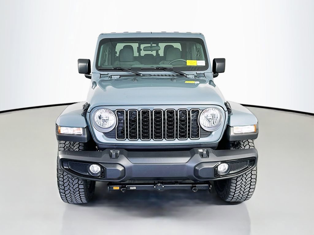 Used 2025 Jeep Gladiator Sport AWD/4WD image 2