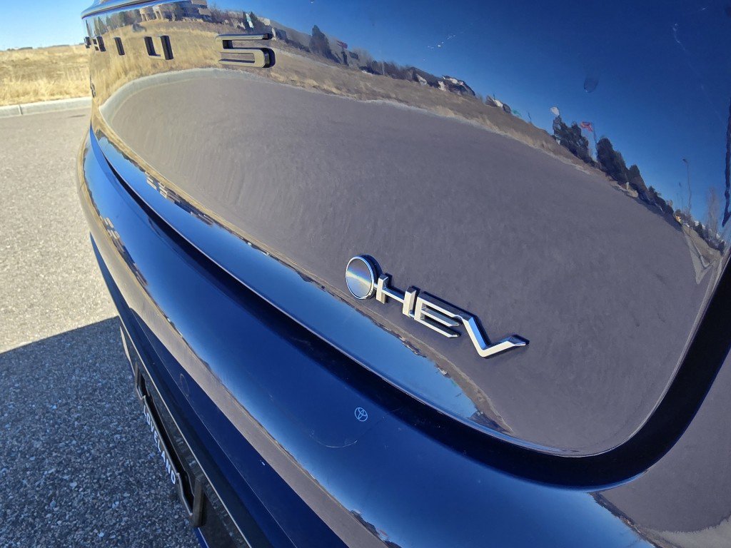 Used 2024 Toyota Prius XLE image 9