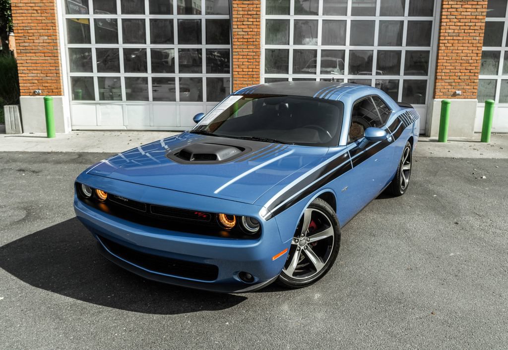 Used 2016 Dodge Challenger R/T RWD image 2
