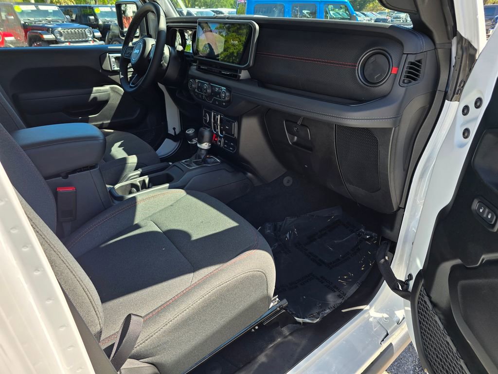 Certified 2026 Jeep Wrangler Unlimited Rubicon image 30