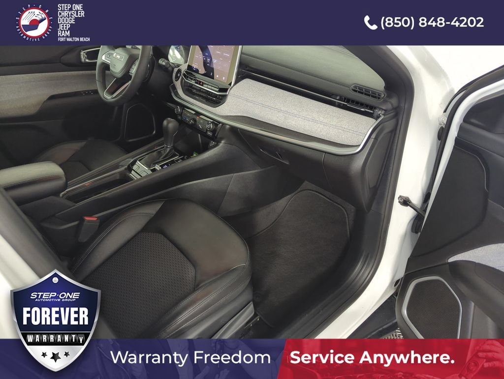 Used 2024 Jeep Compass Latitude AWD/4WD image 33
