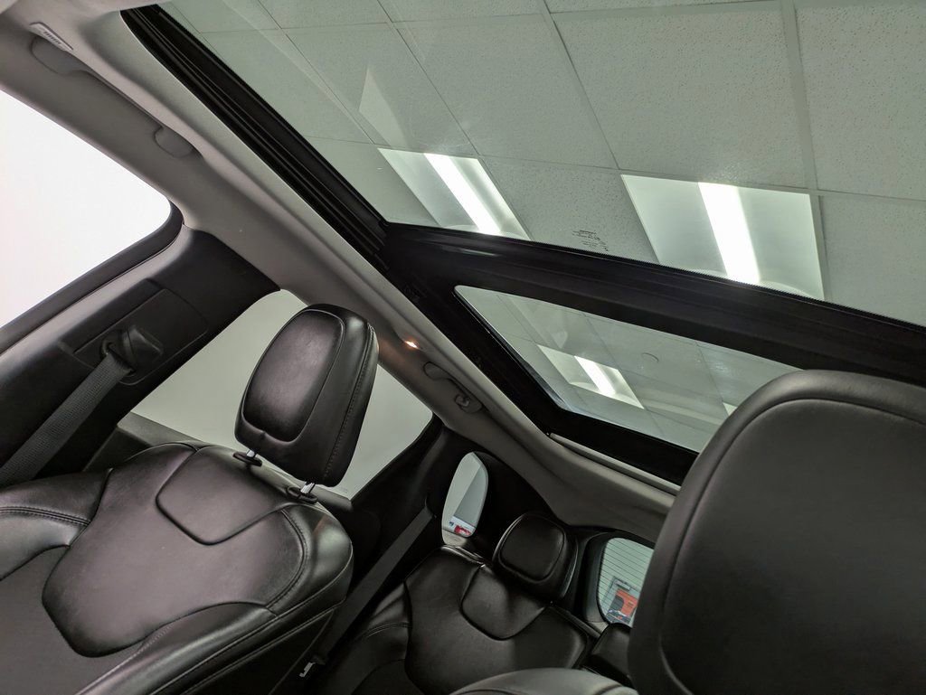 Used 2019 Jeep Cherokee Latitude Plus image 22