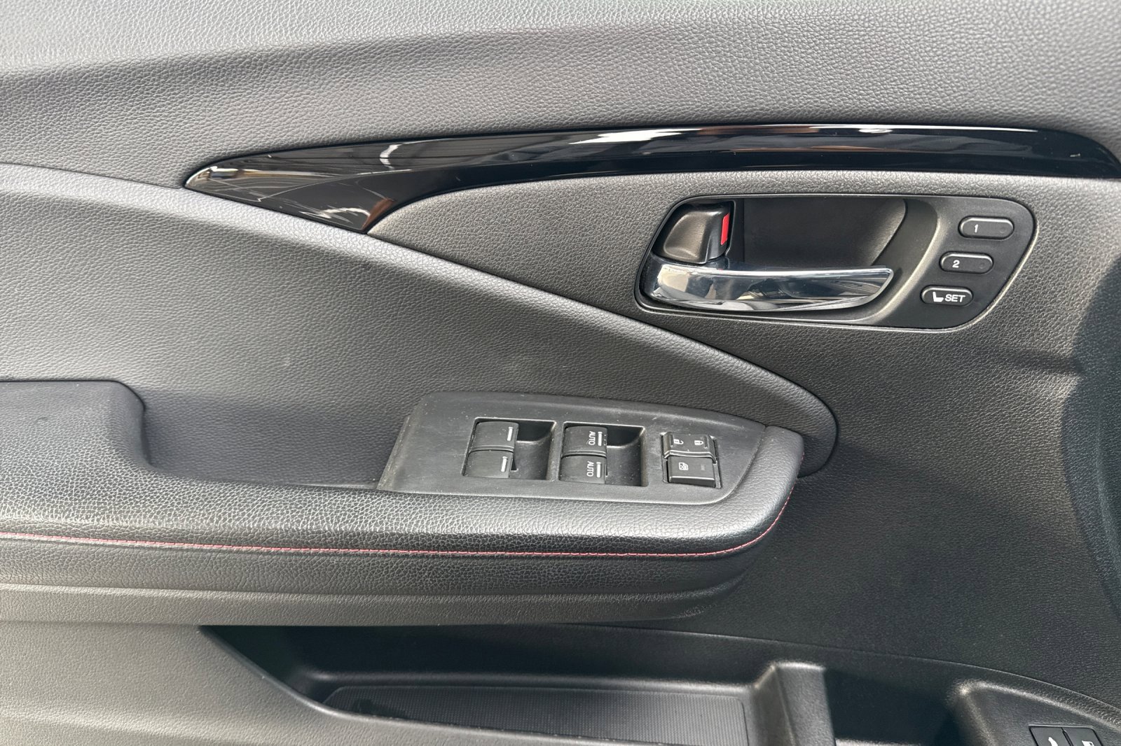 Used 2021 Honda Pilot Black Edition image 12