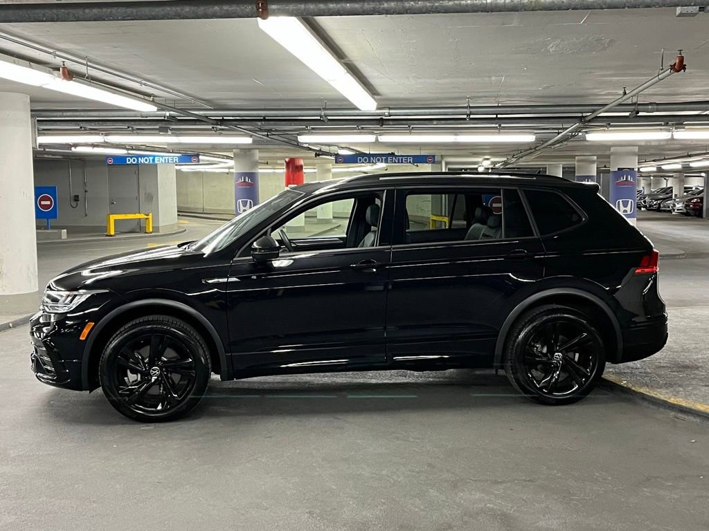Used 2024 Volkswagen Tiguan SE R-Line image 32