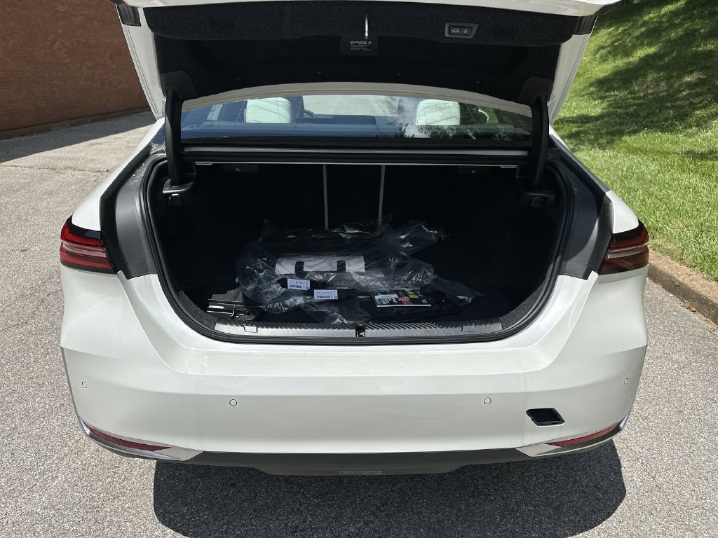Certified 2026 BMW i5 eDrive40 w/ Premium Package AWD/4WD image 27
