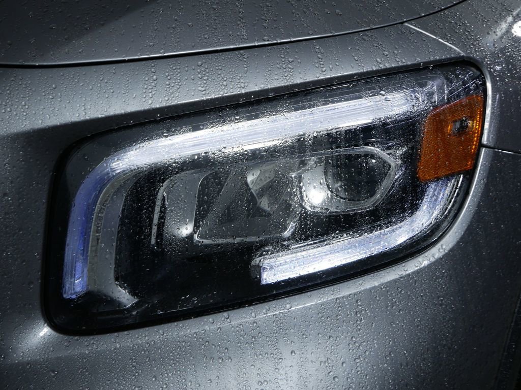 Used 2021 Mercedes-Benz GLB 250 4MATIC image 14