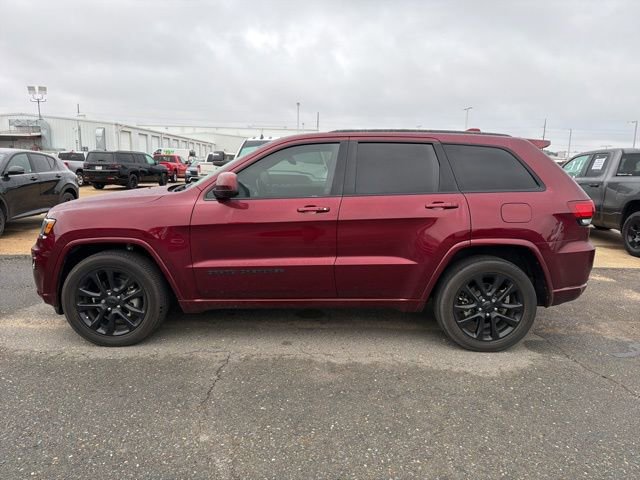Used 2020 Jeep Grand Cherokee Altitude image 12