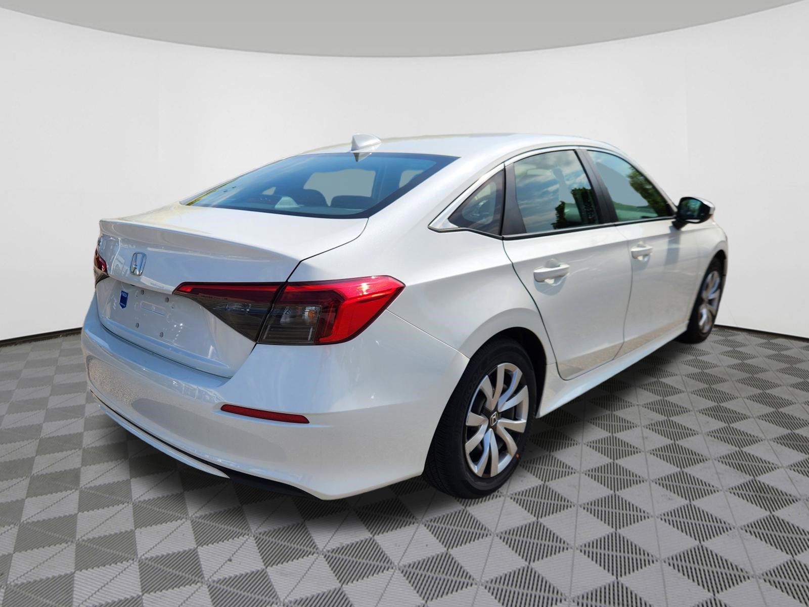 Used 2023 Honda Civic LX image 4