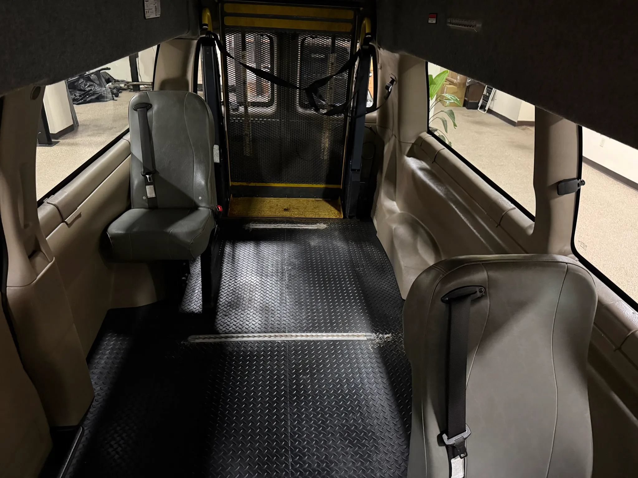Used 2014 Chevrolet Express 3500 LT w/ LT Preferred Equipment Group RWD image 45