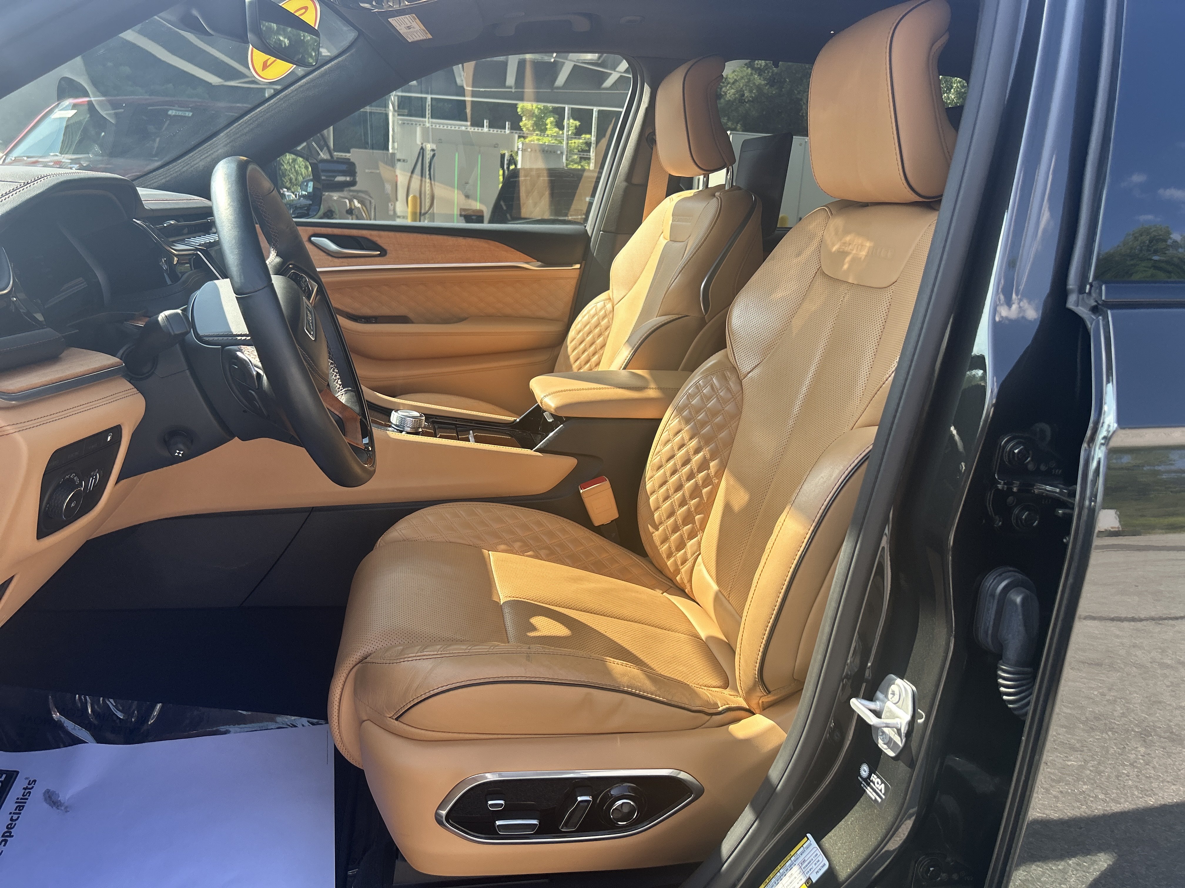 Certified 2023 Jeep Grand Cherokee Summit AWD/4WD image 15