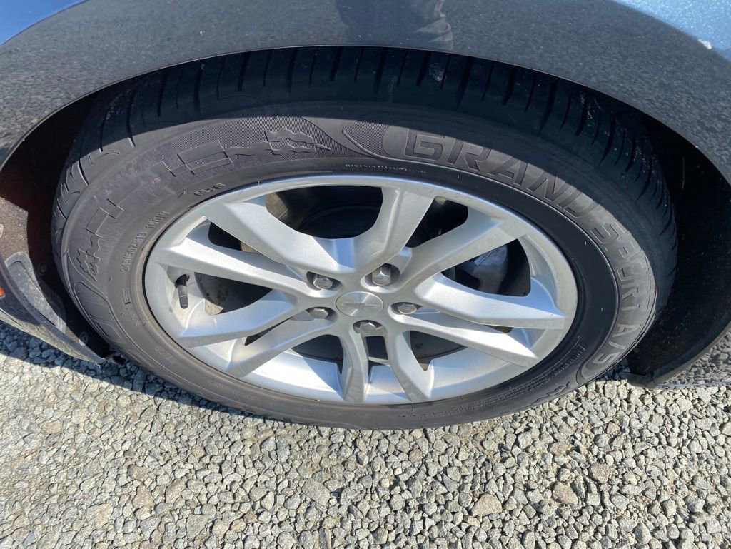 Used 2020 Chevrolet Camaro LS image 23