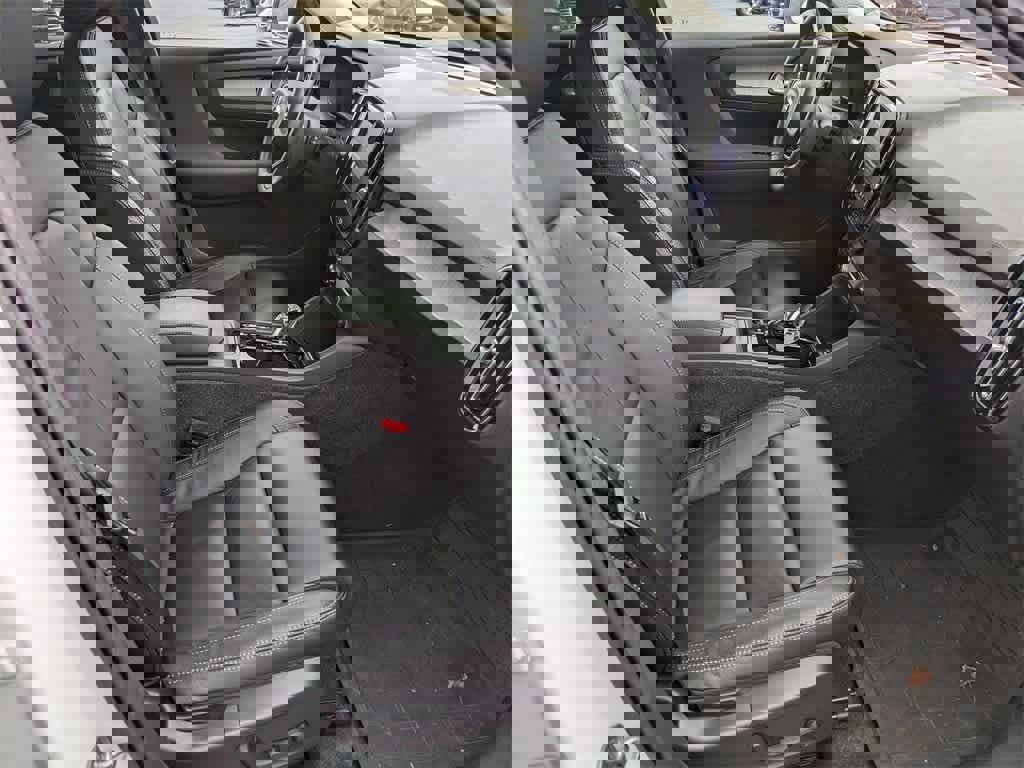 Used 2023 Volvo XC40 B5 Plus w/ Driver Assist Package image 20