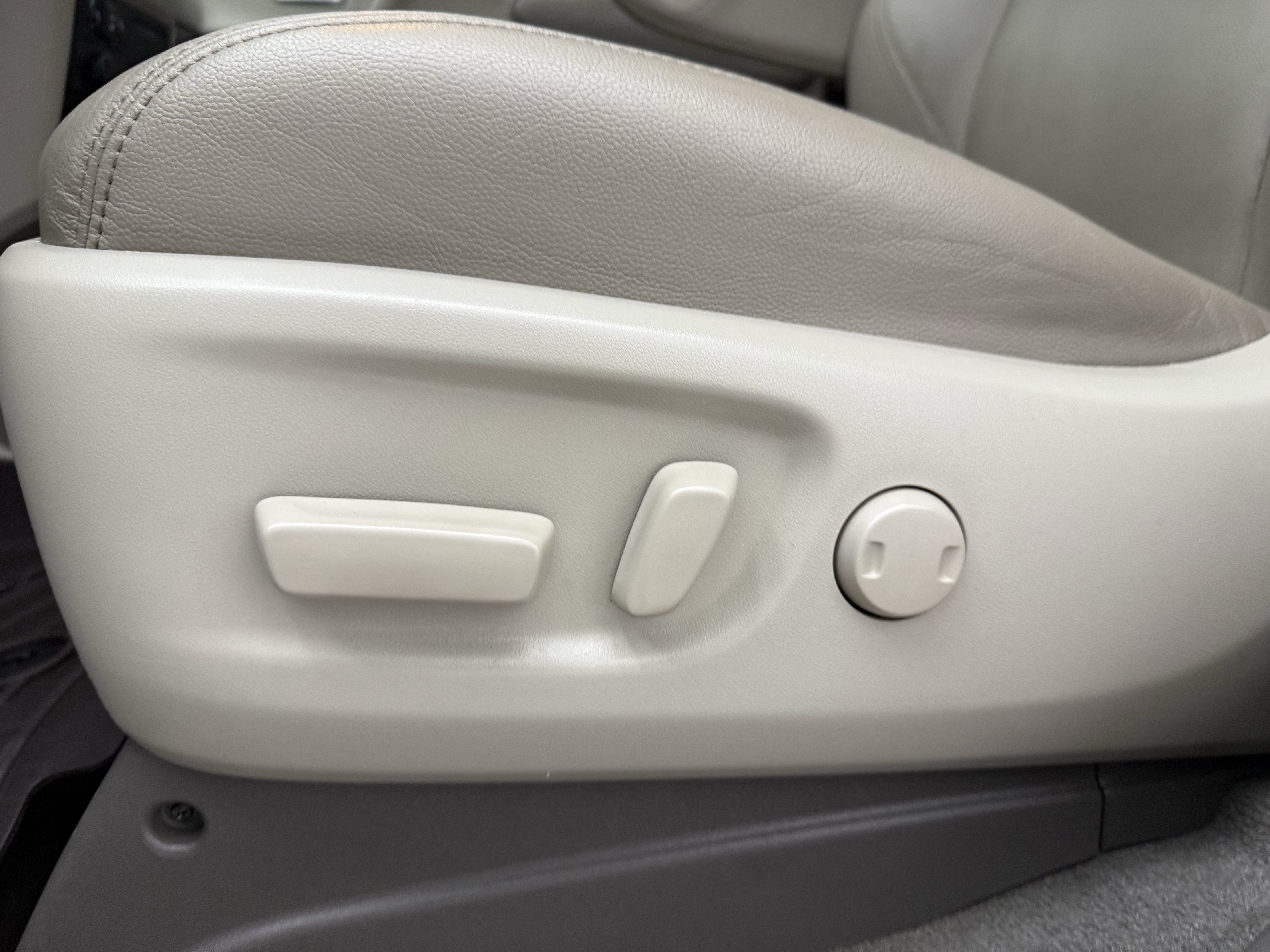 Used 2020 Toyota Sienna XLE FWD image 29